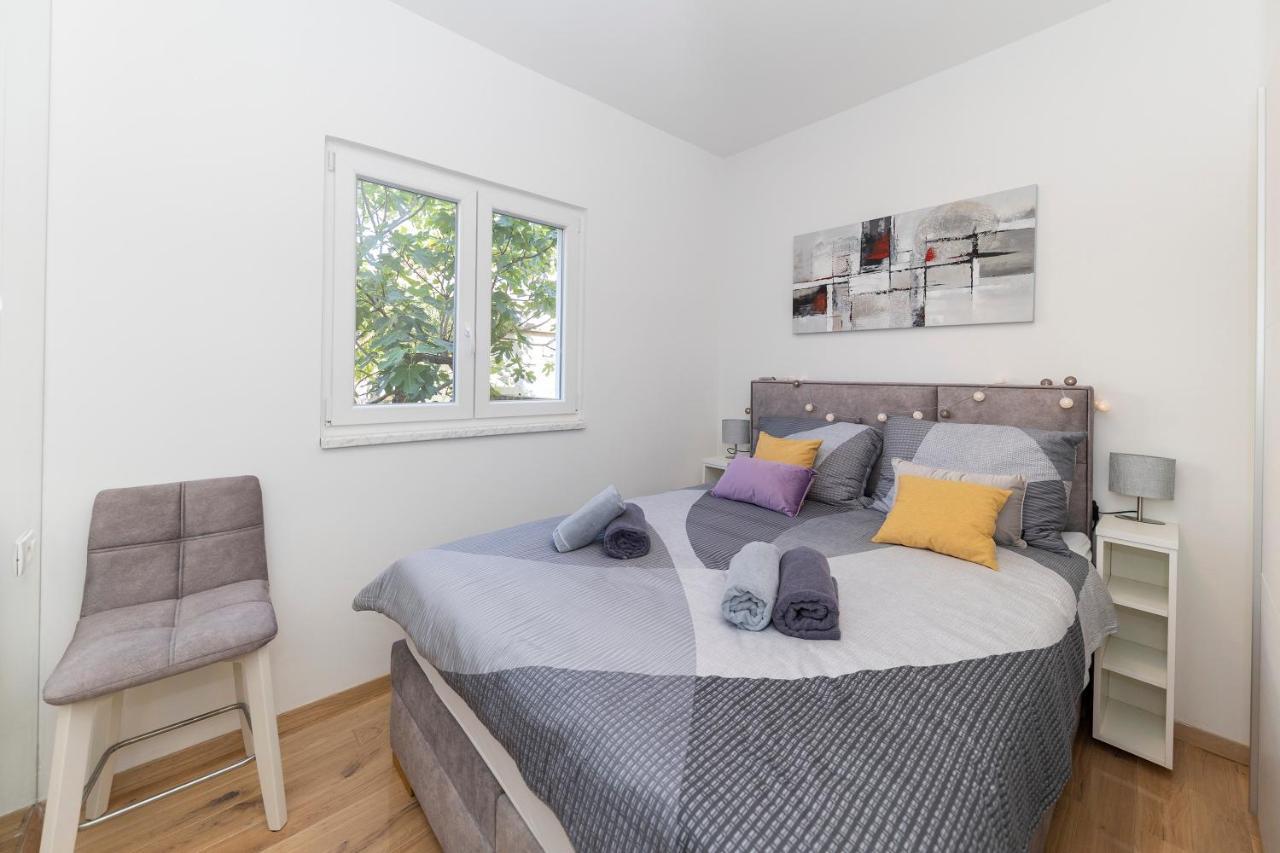 Duffys Apartment Zadar Bagian luar foto
