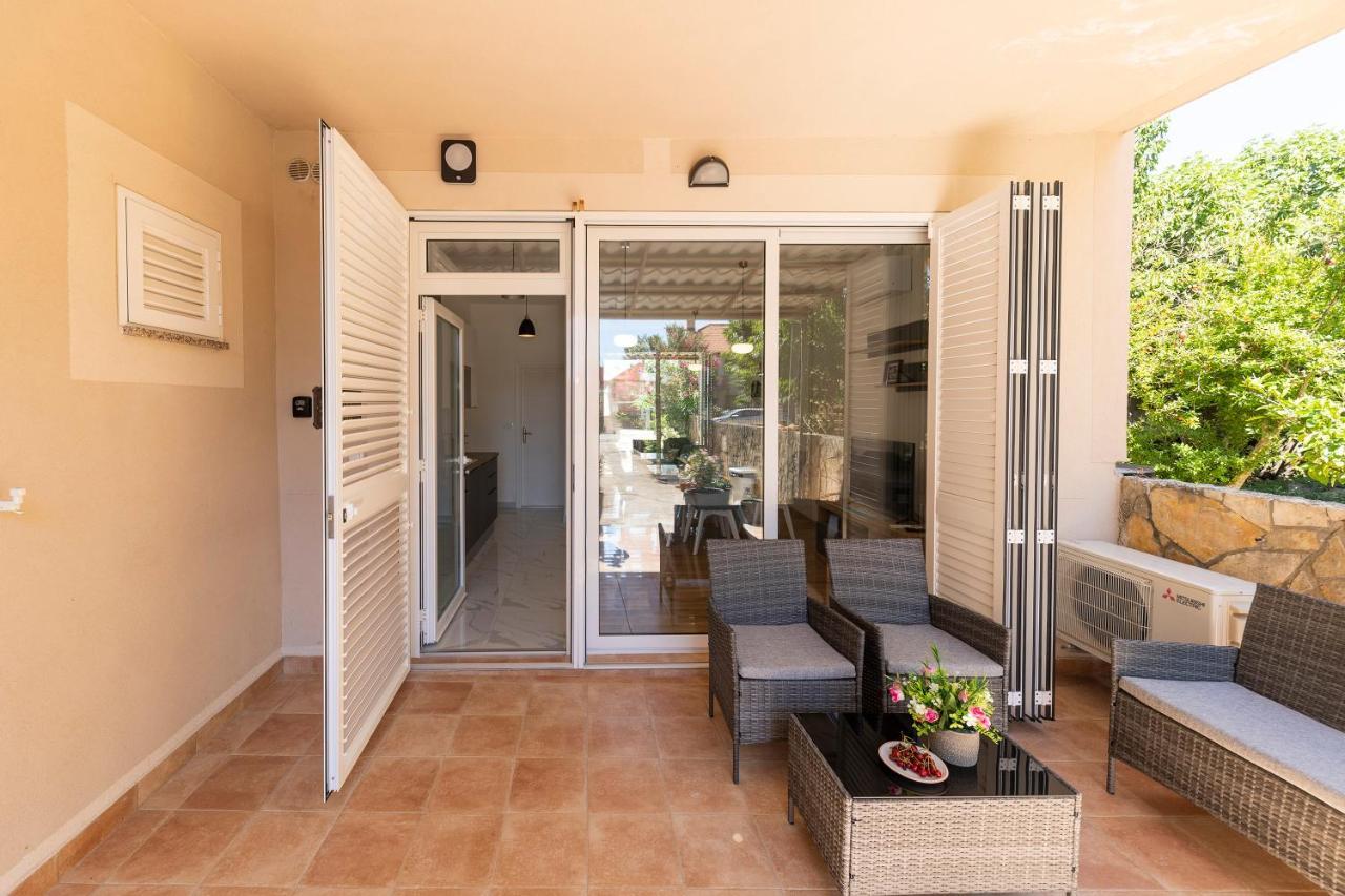 Duffys Apartment Zadar Bagian luar foto