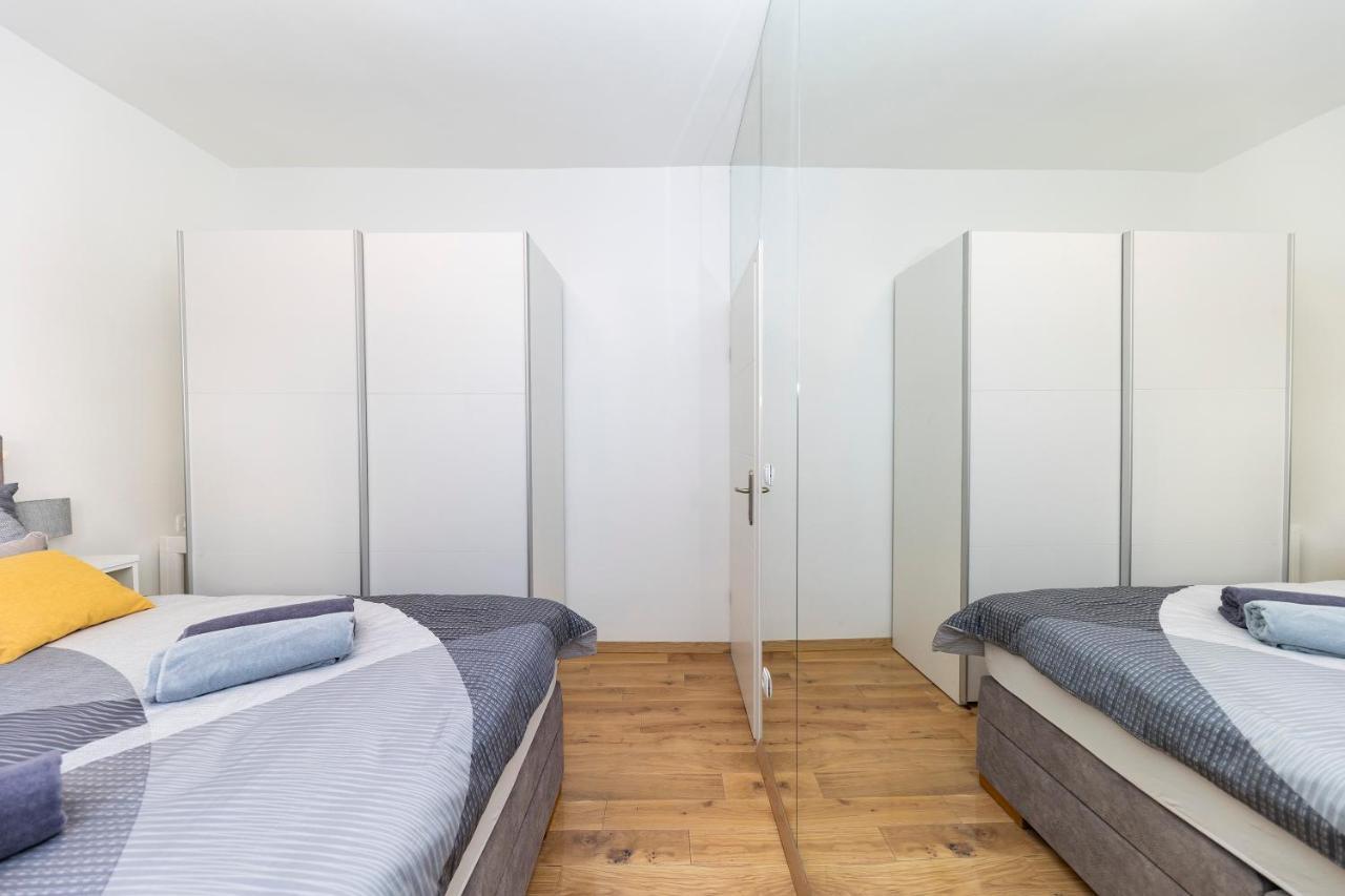 Duffys Apartment Zadar Bagian luar foto
